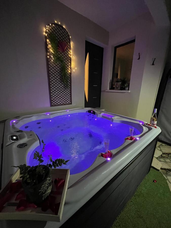 Chambre Au Calme Avec Spa Privatif Gratuit Sud Aveyron Les Palmiers Des Causses Saint-Rome-de-Tarn Eksteriør billede